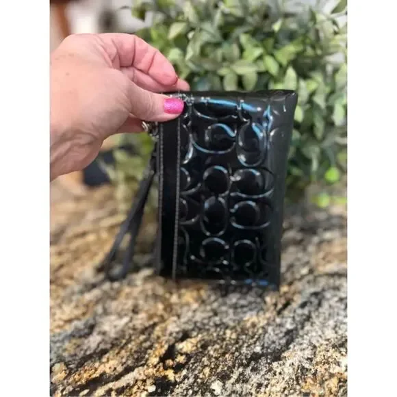 Coach small wide bottom black monogram wristlet gathered front design 7x4x2 - Picture 5 of 5